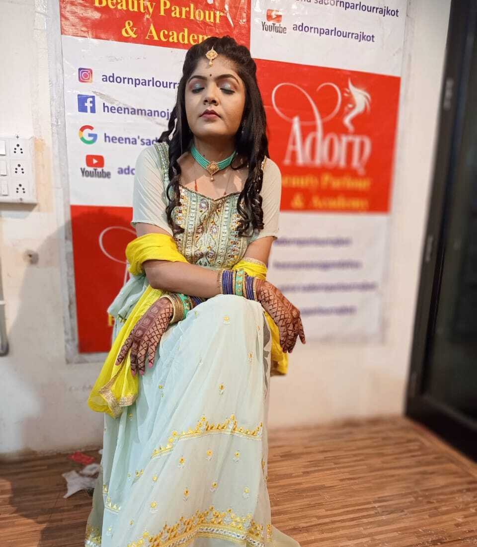 Heena's Adorn Parlour