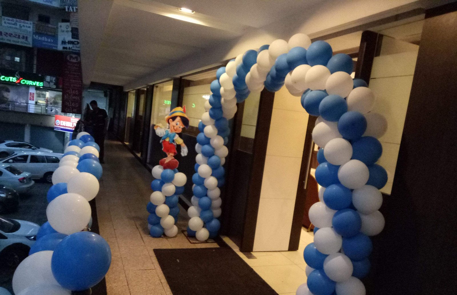 Siddhivinayak Flower & Balloon Decorations