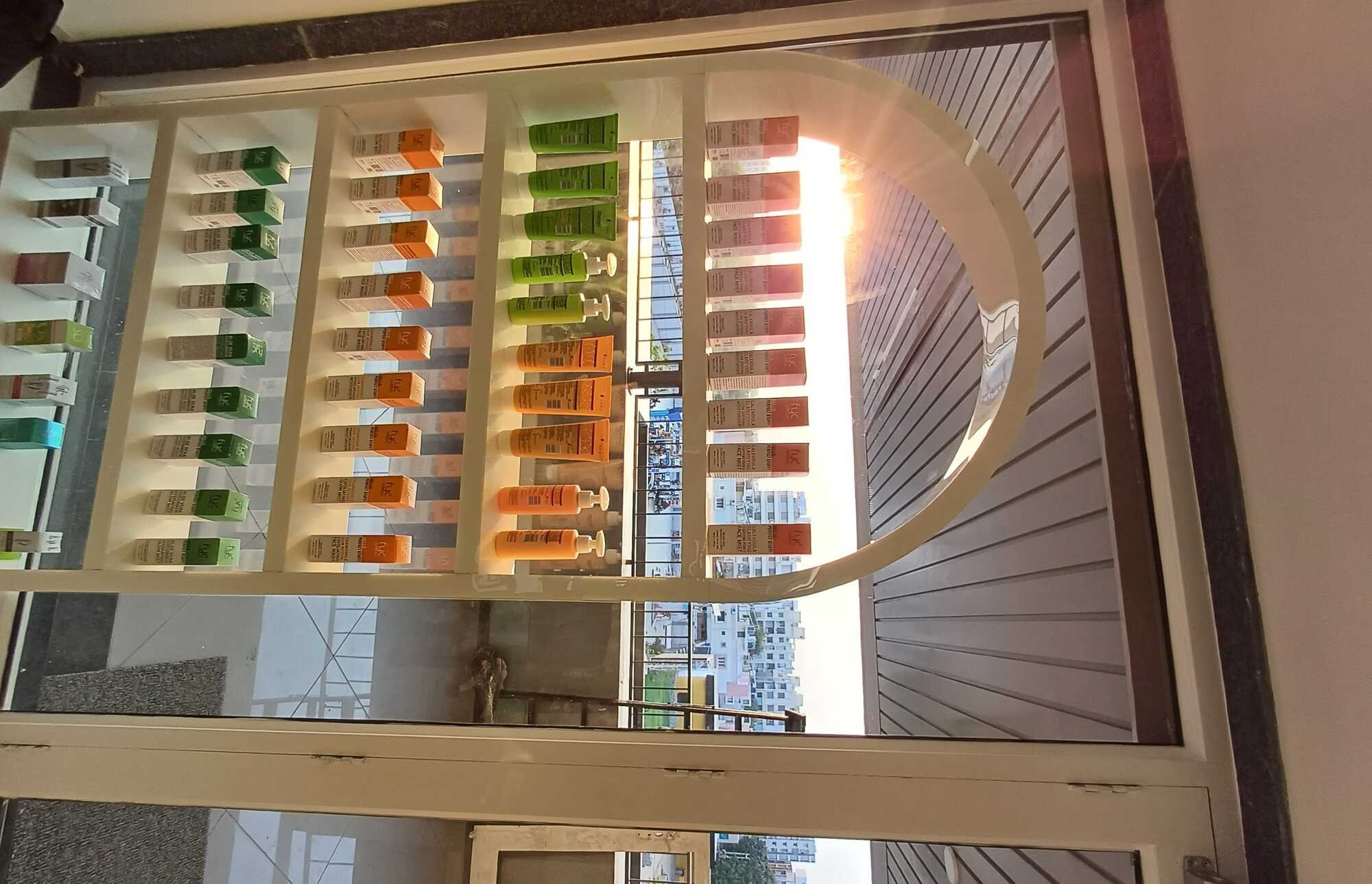 Aavo Unisex Salon