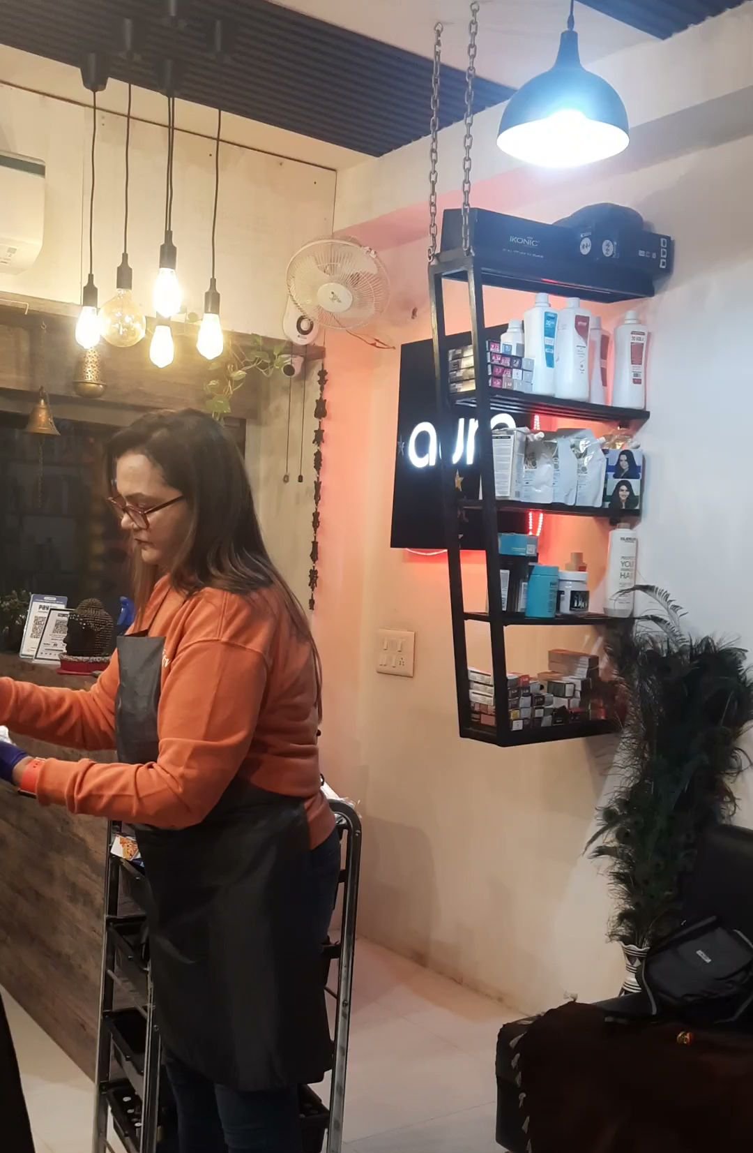 Aura Salon & Academy