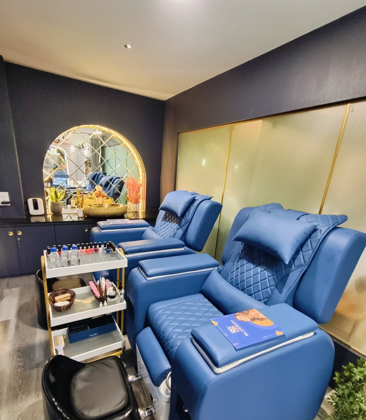 Blossom Luxurious Salon