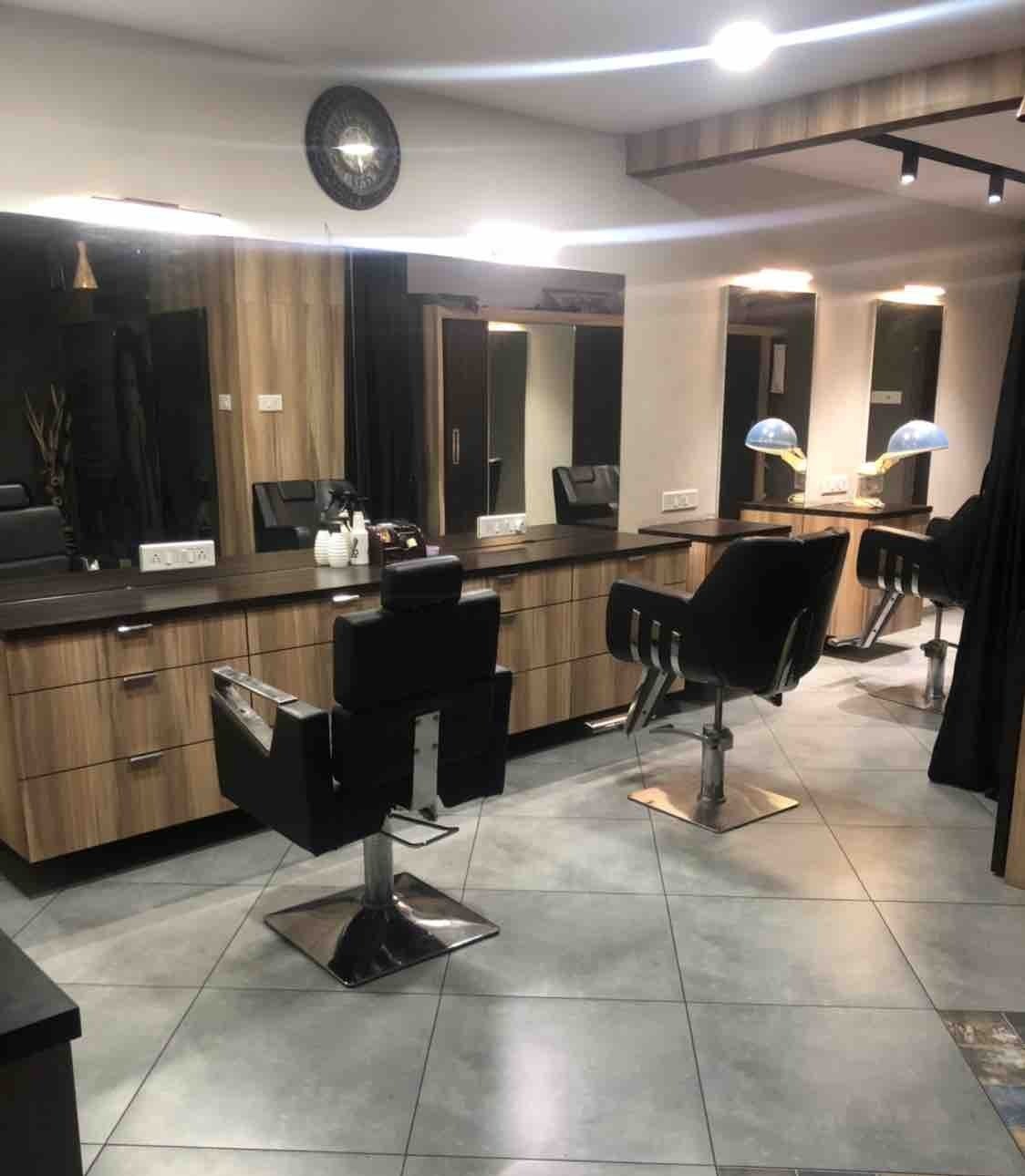 Aayu Beauty World & Classes