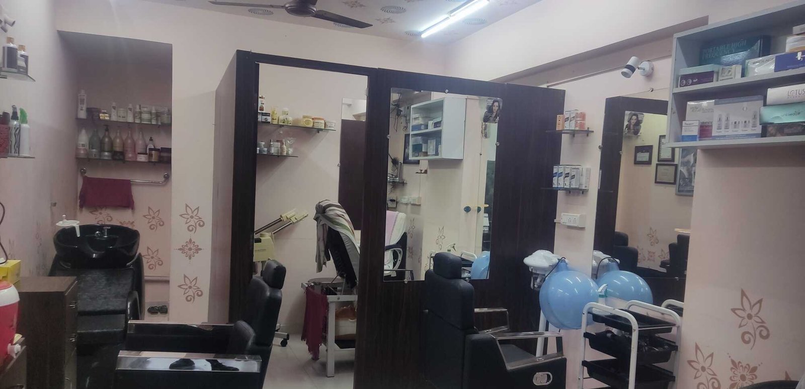 Dazzle -The Hair Studio