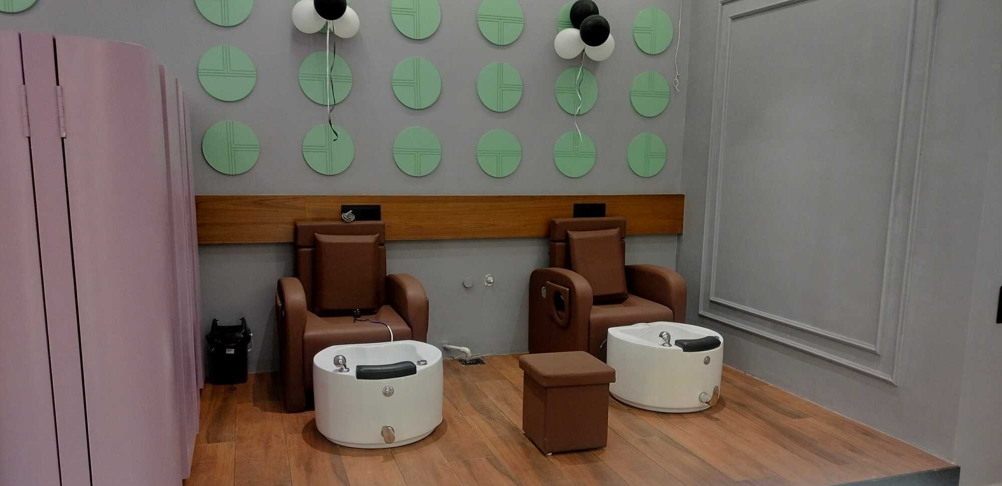 S Mira Unisex Salon
