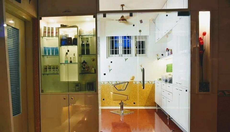 Nikhar Beauty Parlour ( ONLY FOR LADIES )