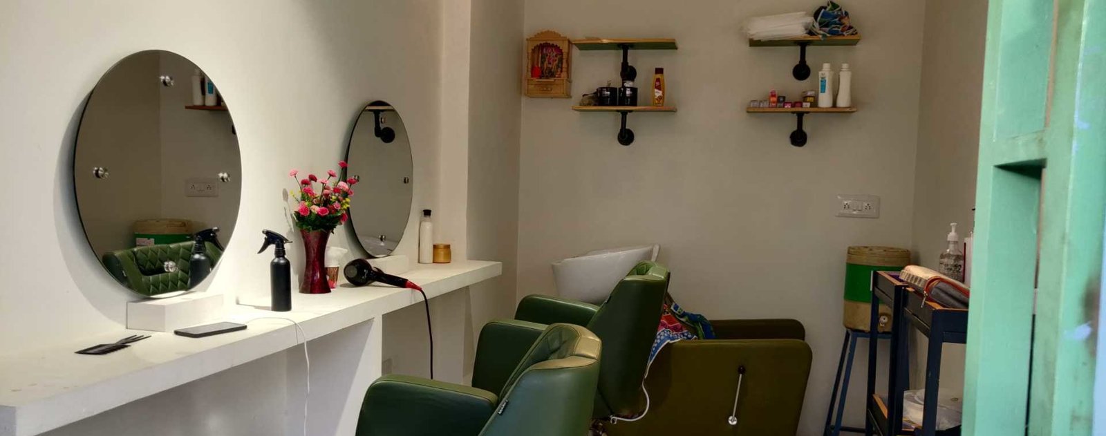 Atelier Salon & Academy