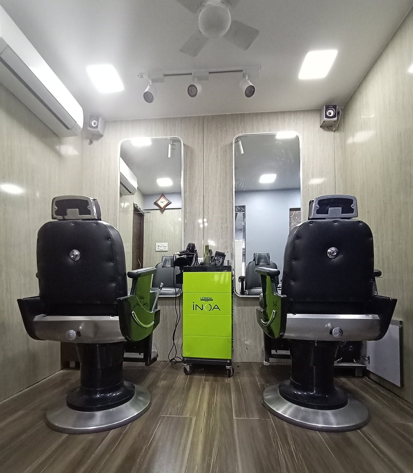 Ellis Salon