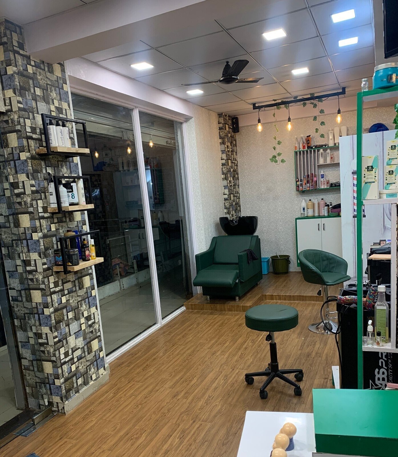 AB's Illusion Hair Studio