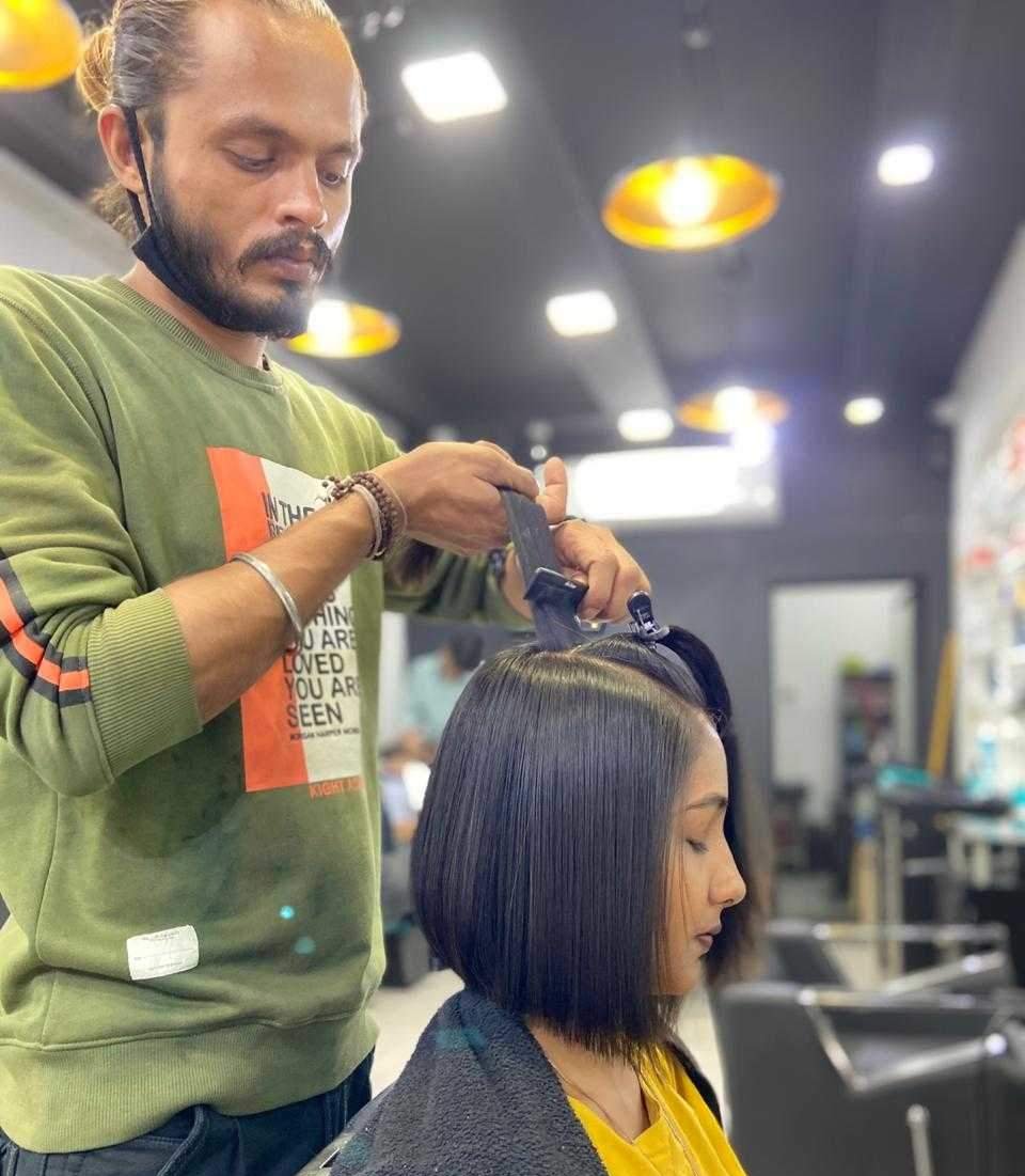 Revive Unisex Salon