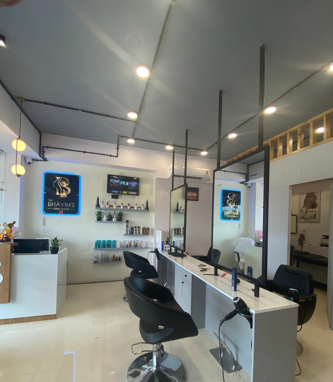 The Bhavin's Hair Studio
