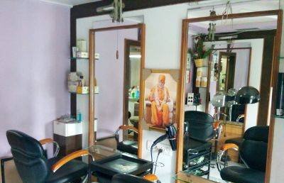 Style Point Family Saloon