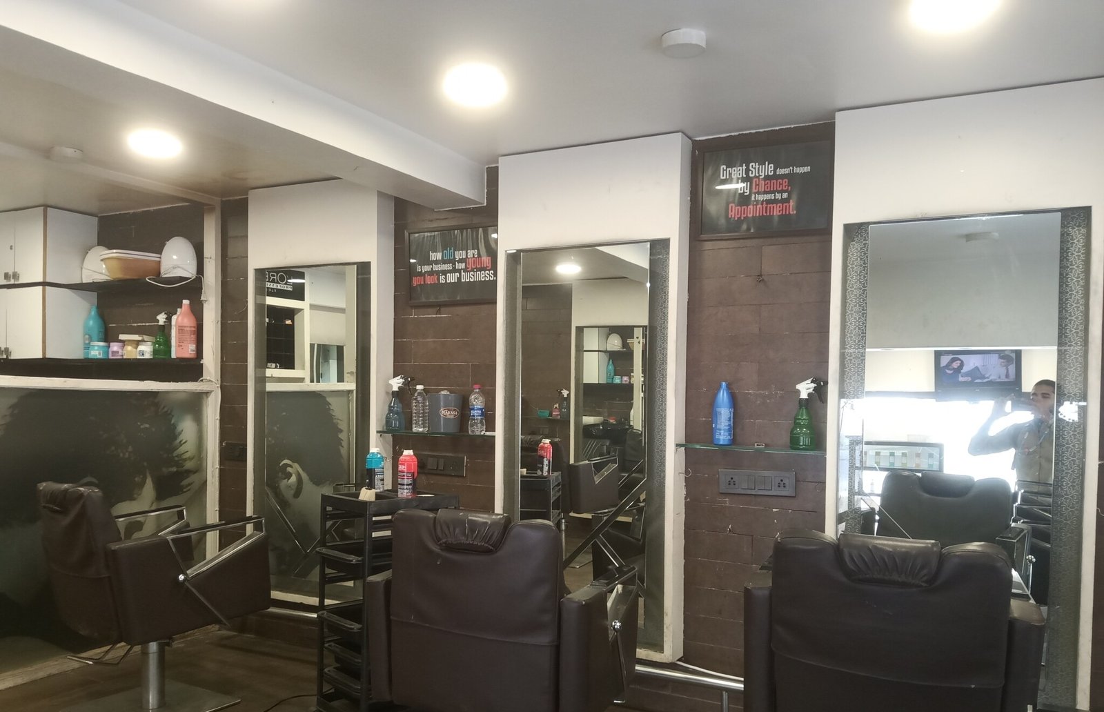 A One Hair And Beauty Studio