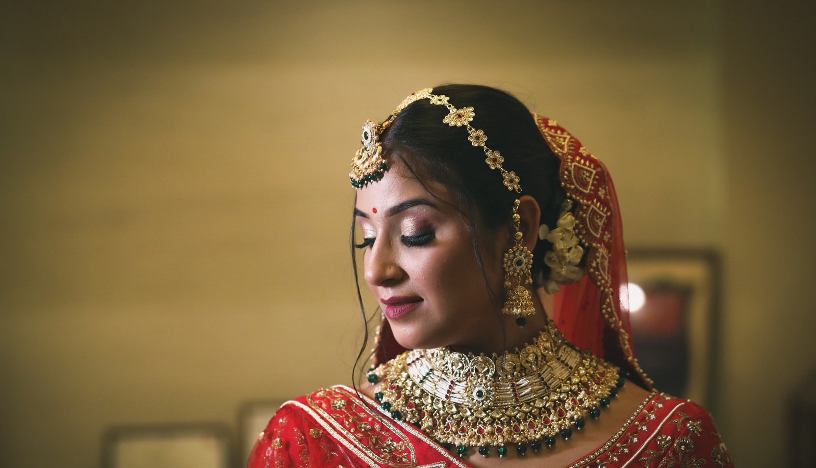 Isha Beauty Parlour & Bridal Collection