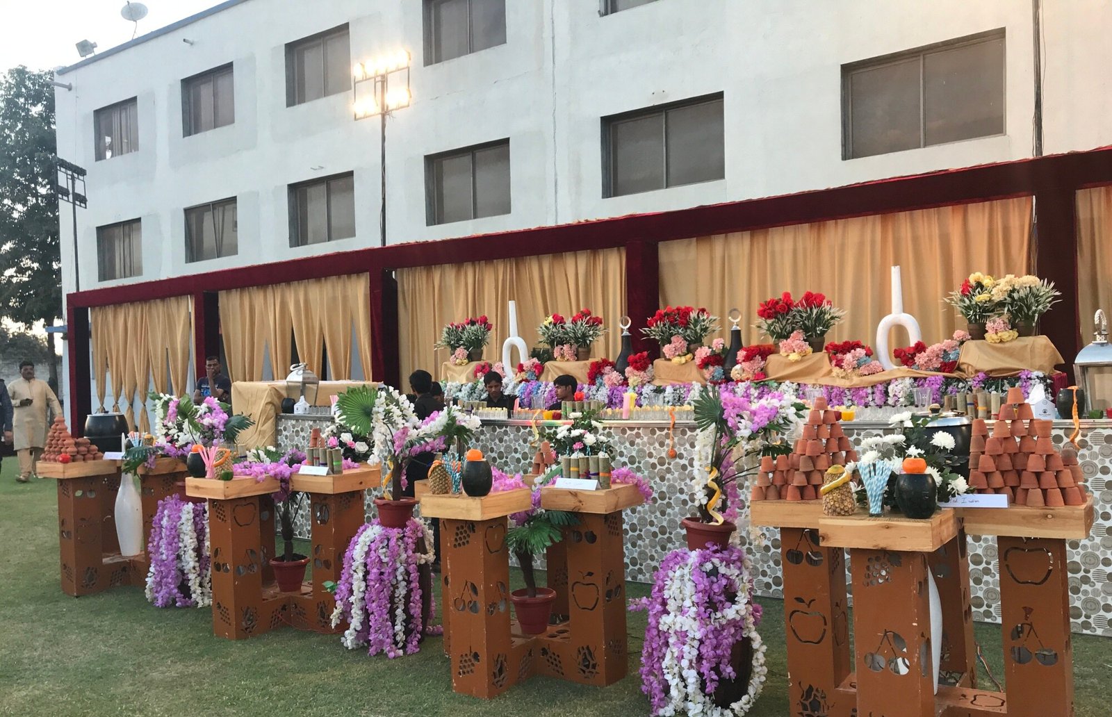 Gayatri Banquet And Lawn