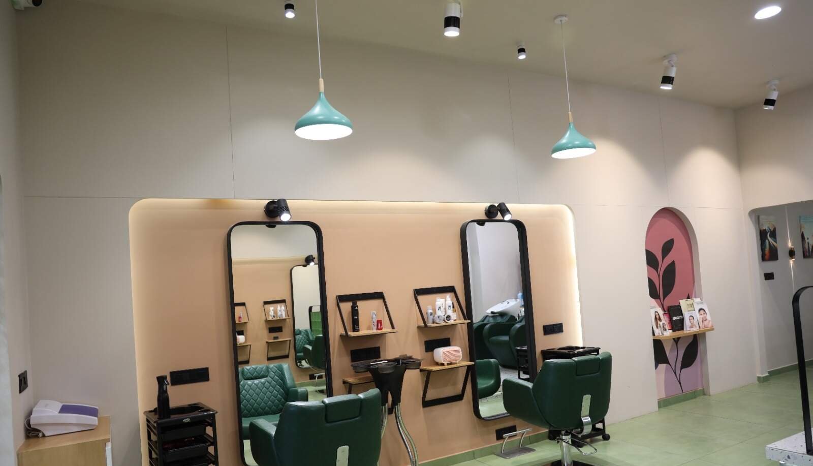 Pistachio Salon & Academy