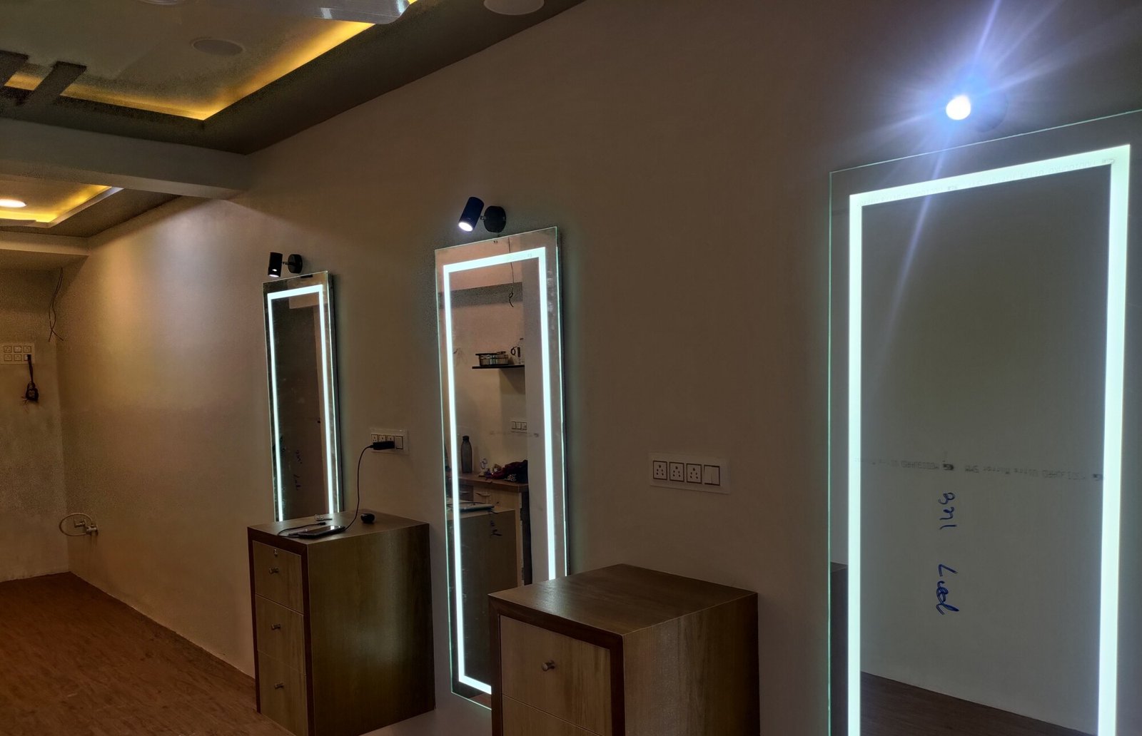 Sakhi Beauty Saloon