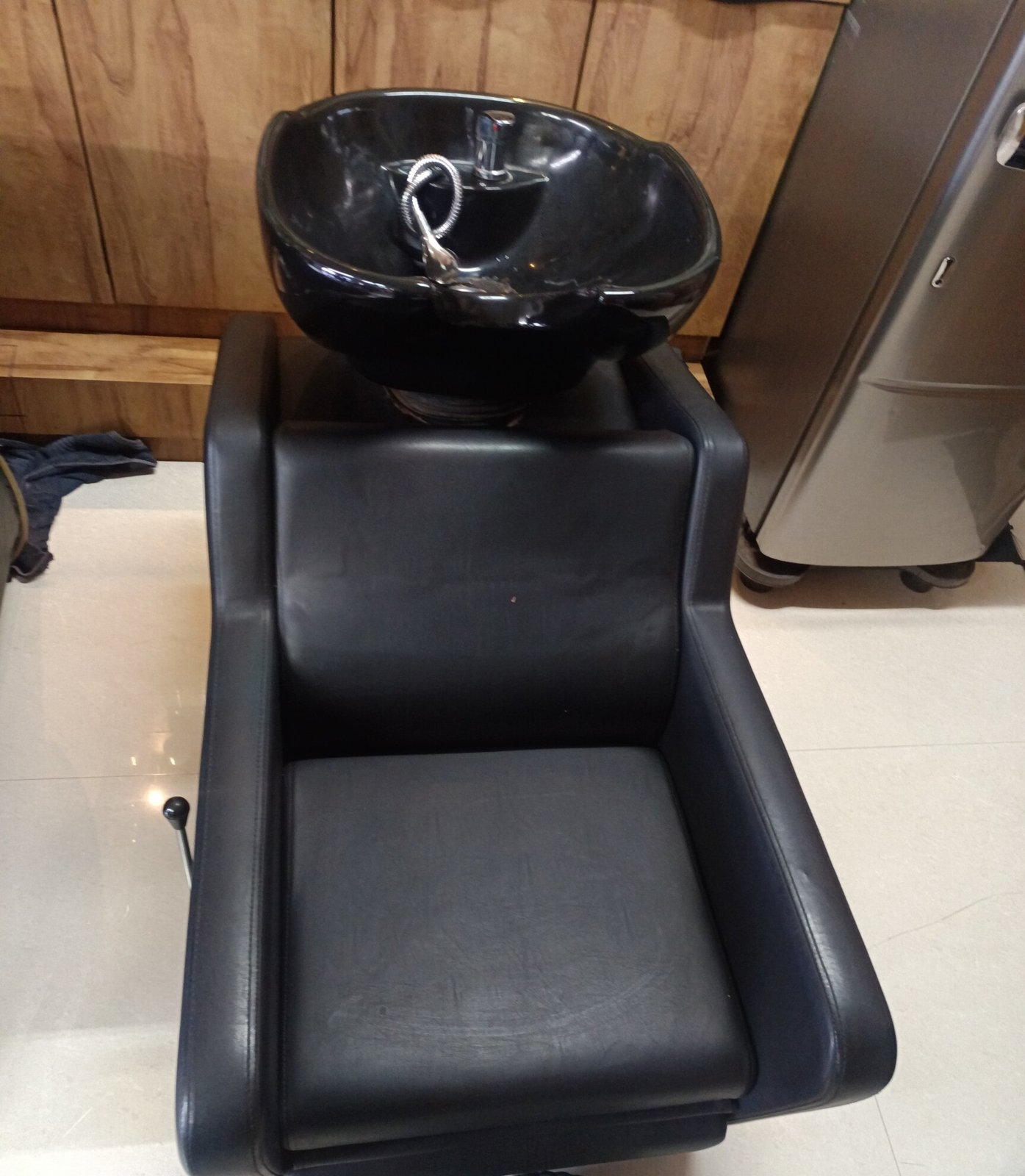 S V Unisex Salon