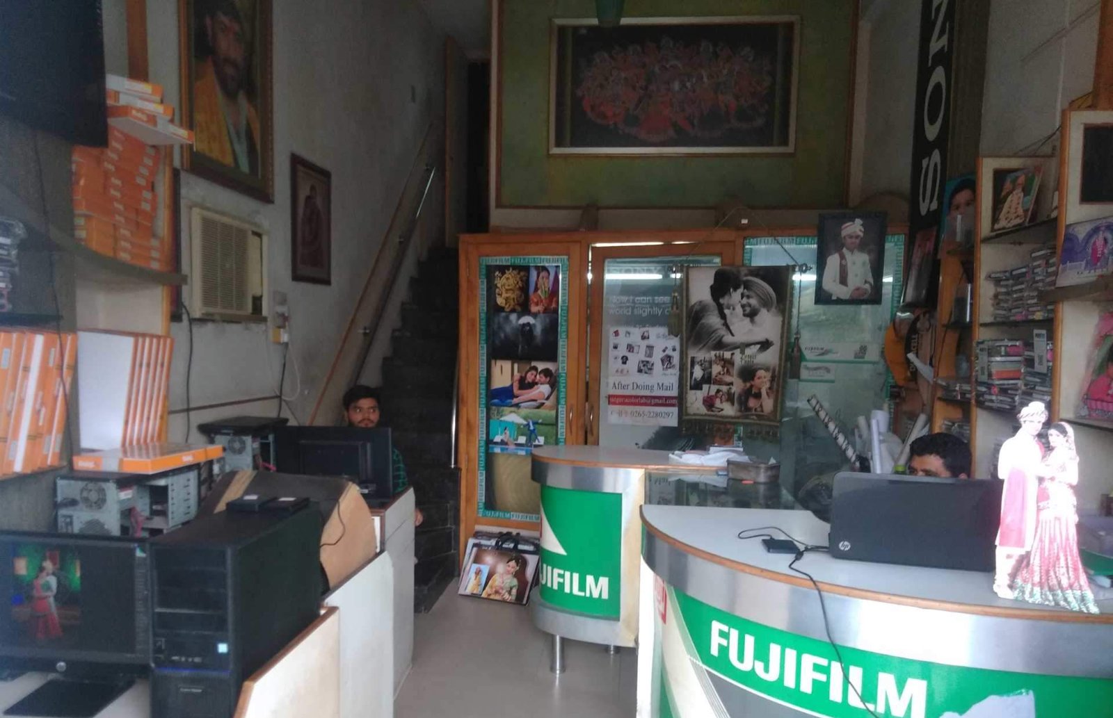 Satguru's Photo Lab