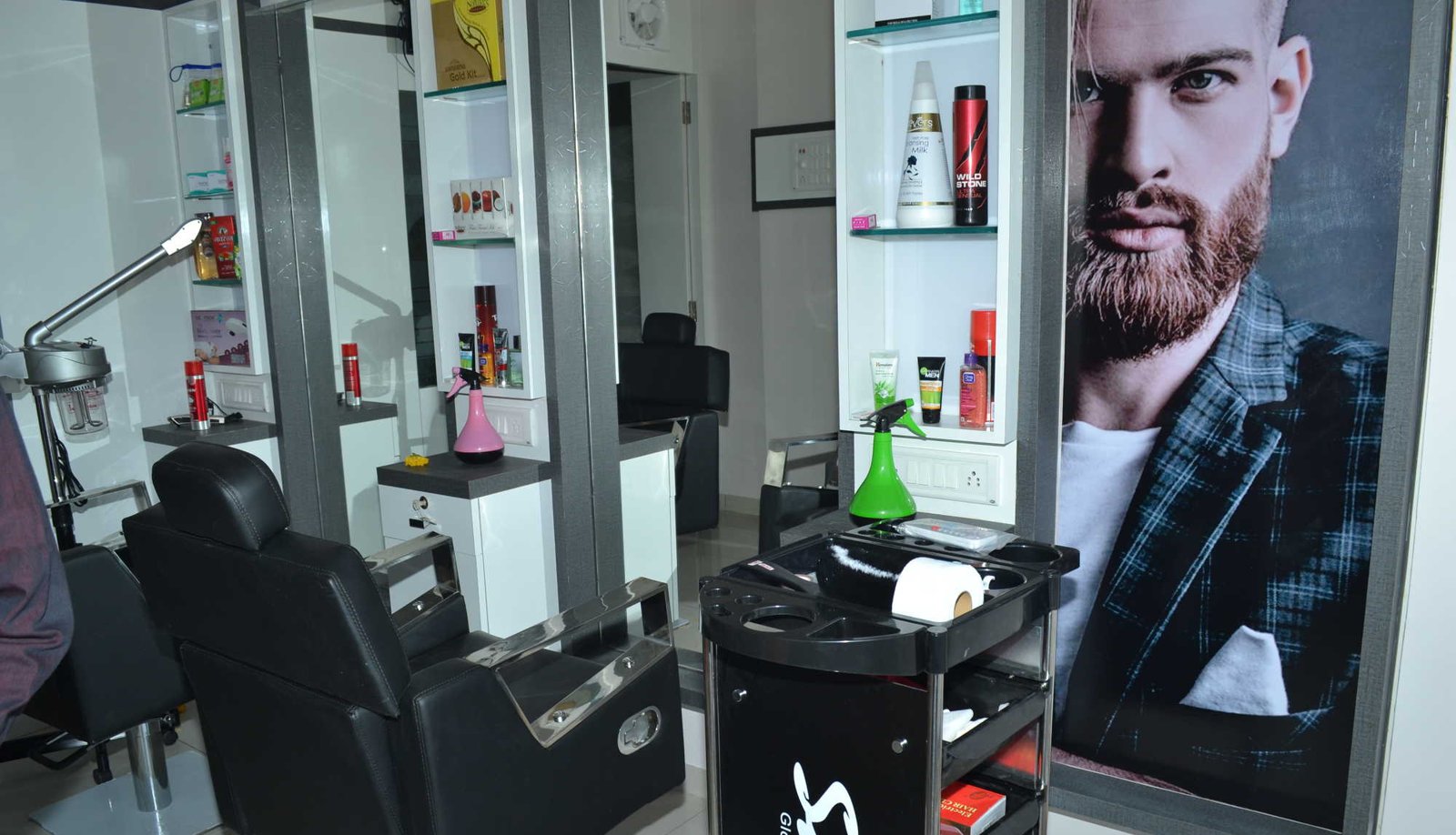 Layers the Family Salon