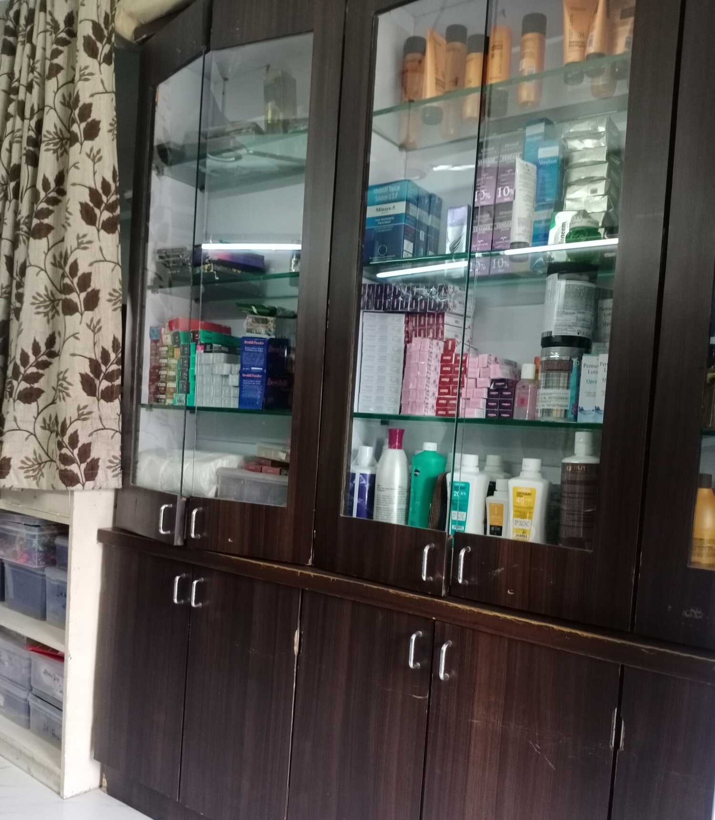 Roop Beauty Parlour