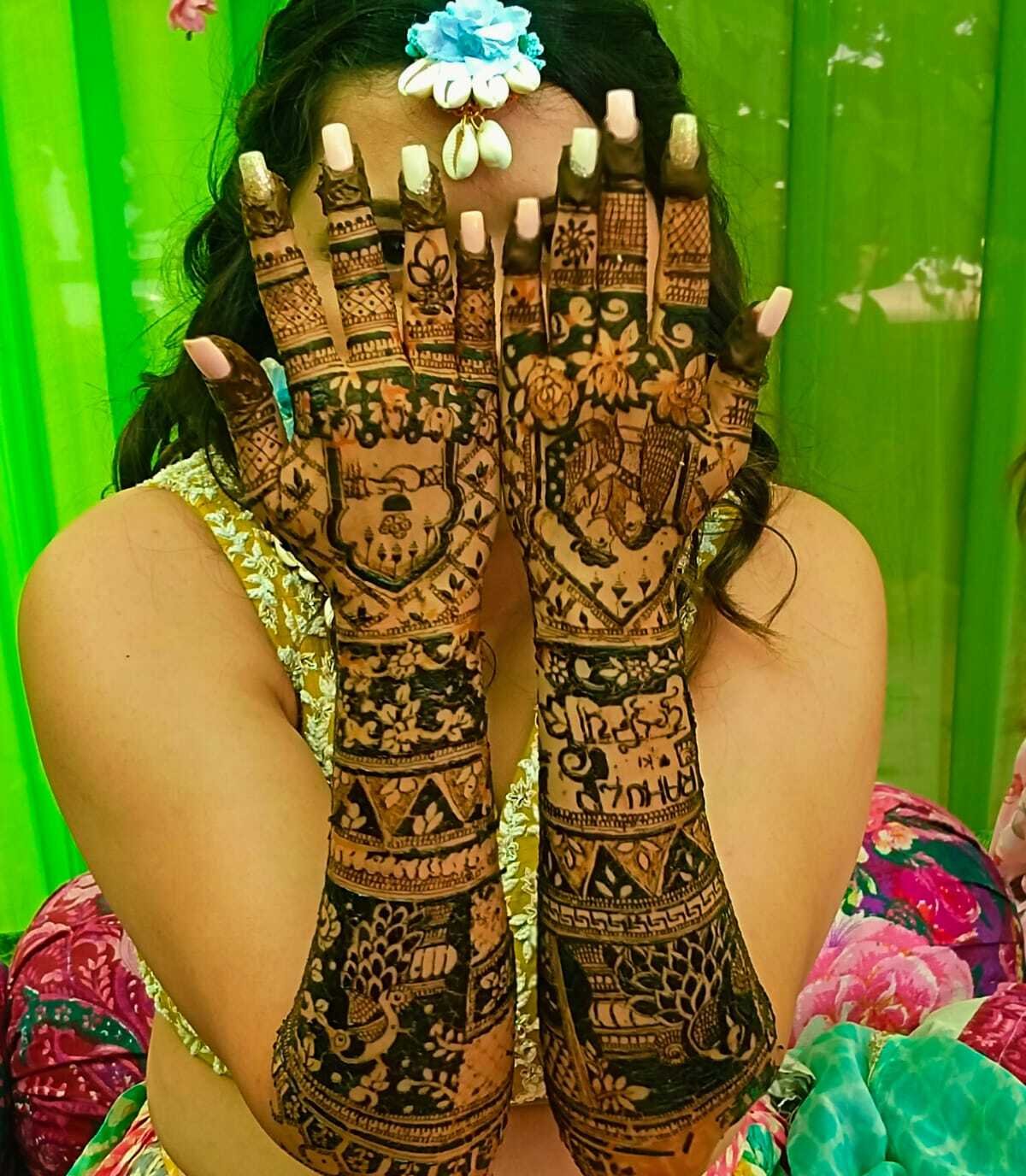 Pooja Bridal Mehndi Art And Classes