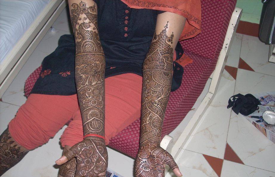Mehendi Artists Perfect Point
