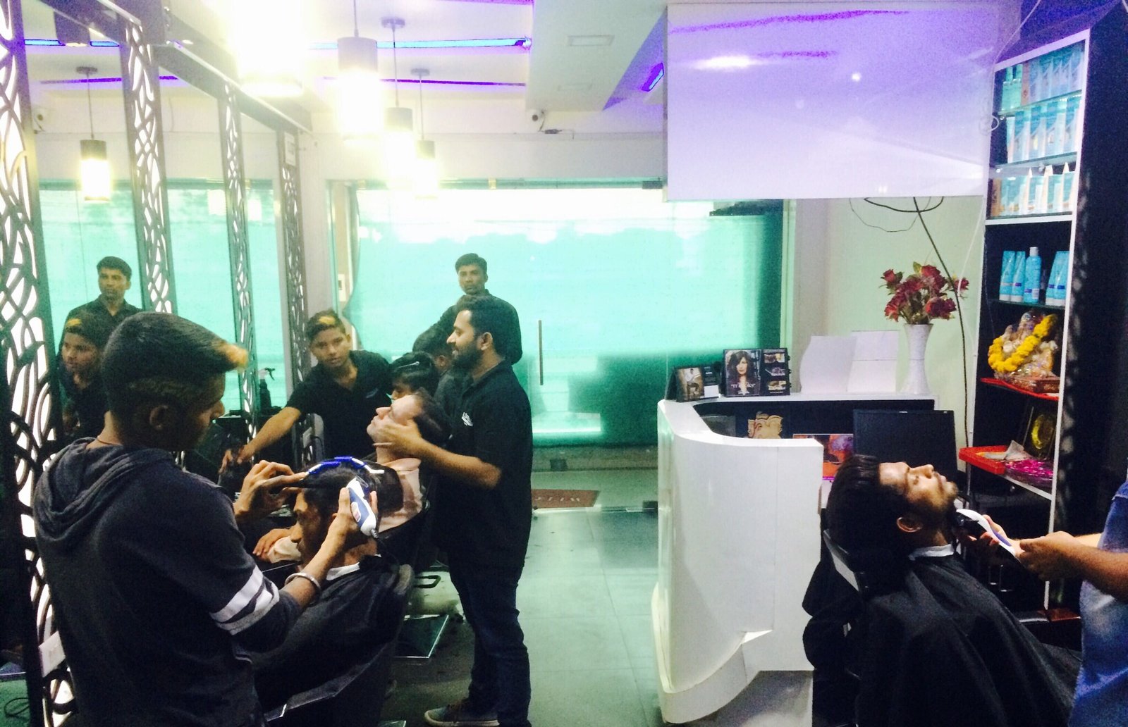 New Look Salon Loreal Professionnel