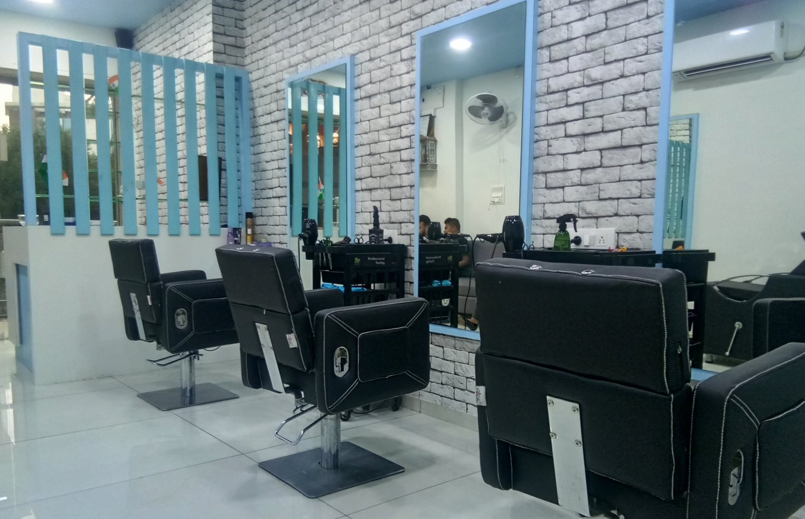 Mirror Hair & Beauty