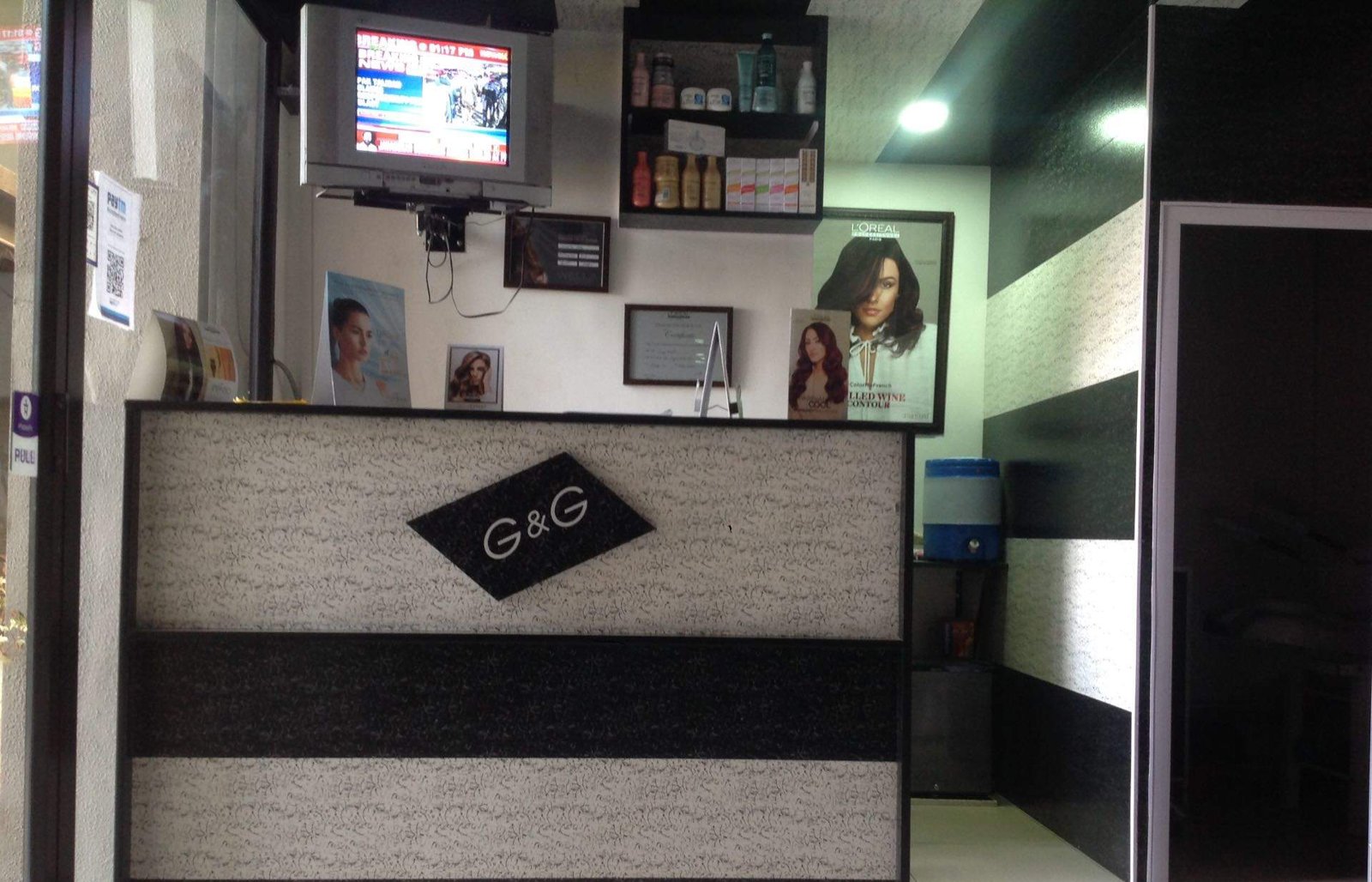 Guys & Gals Unisex Salon and Academy