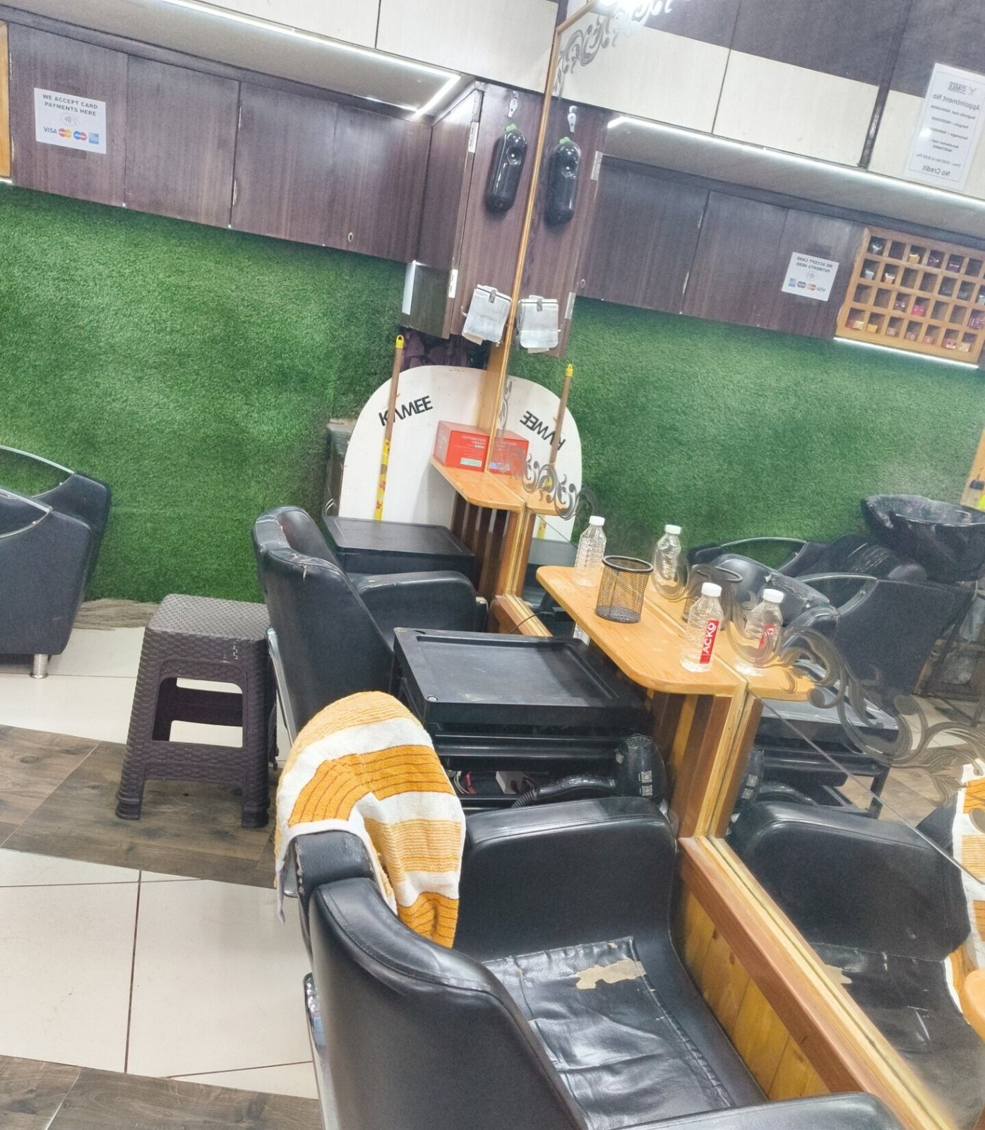 Kamee Hair Cut & Saloon