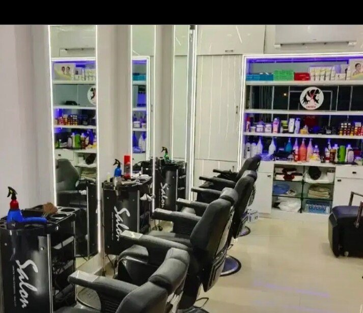 UV Unisex Salon