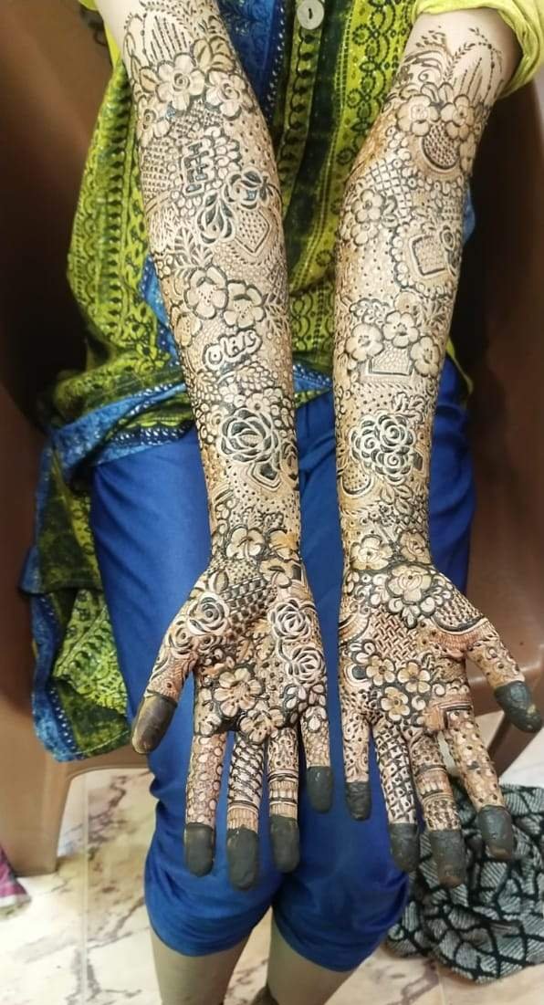Ashmira Mehendi Artist