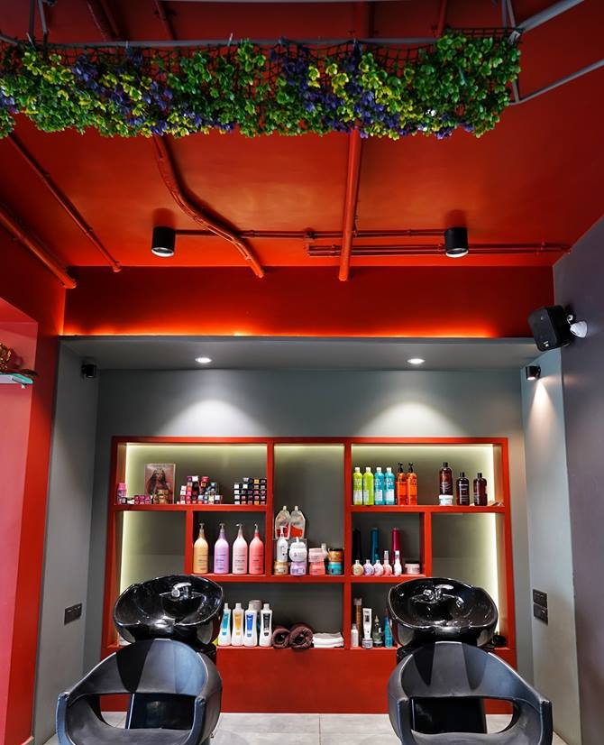 Chameleon Styling Lounge Salon