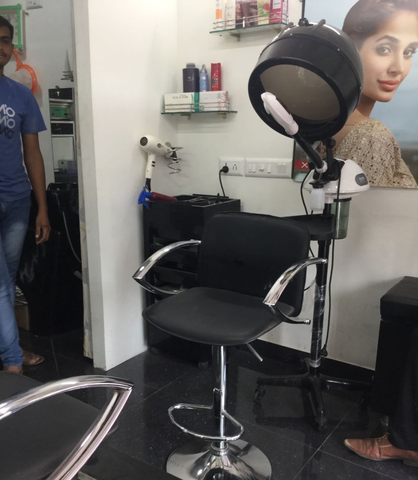 Krazz Hair & Beauty Family Salon
